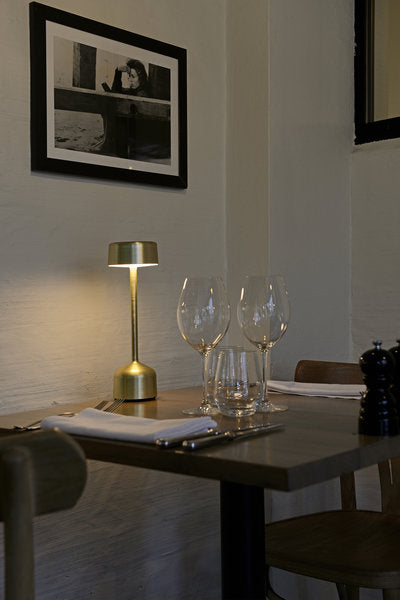 DEMOISELLE TALL - CYLINDER LED-Akku-Tischleuchte Antique Bronze/Milchglasoptik + antique bronze