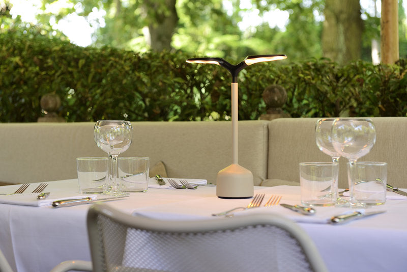 PETIT CRU LED-Akku-Tischleuchte Aluminium