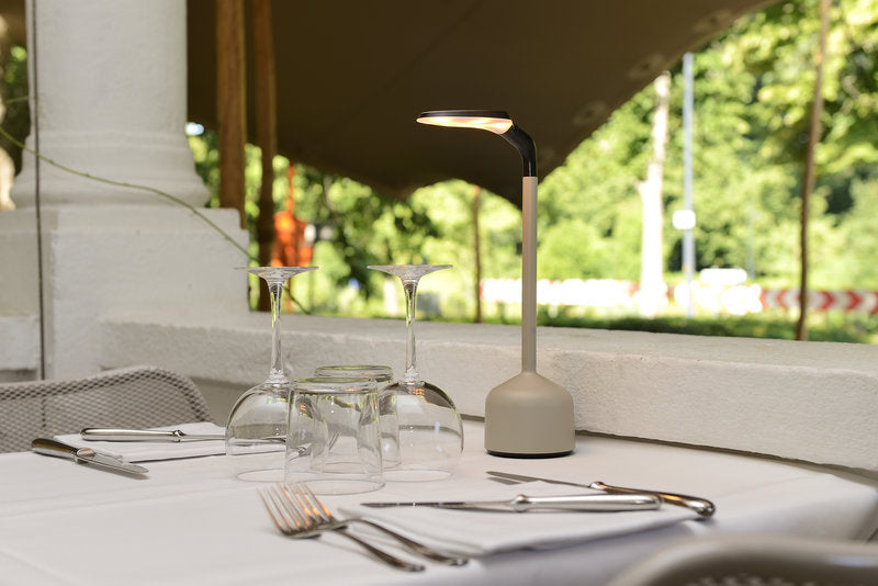 PETIT CRU LED-Akku-Tischleuchte schwarz