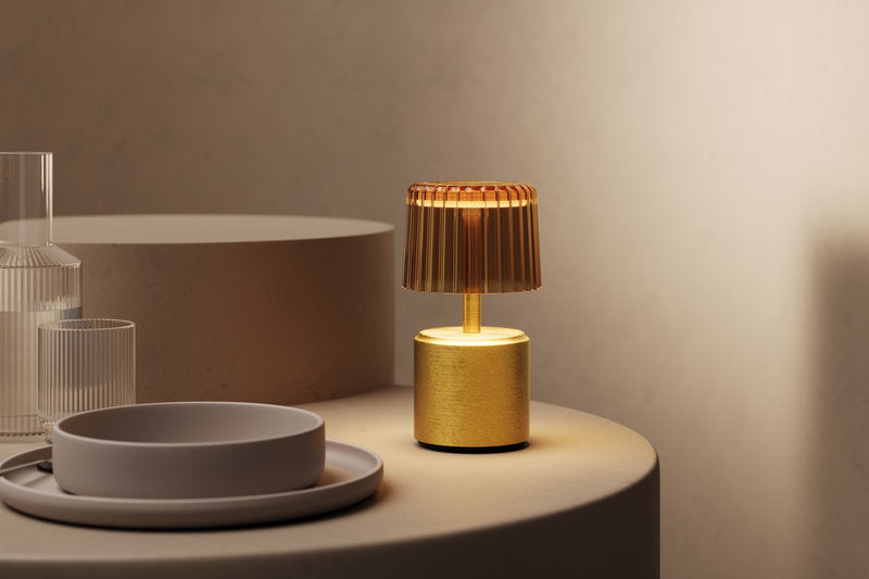 COSMOS SMALL - VEGA LED-Akku-Tischleuchte gelbgold
