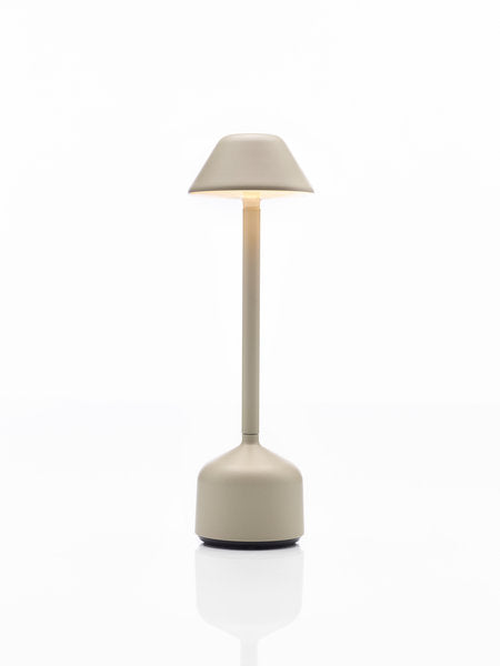 DEMOISELLE TALL - CAP LED-Akku-Tischleuchte Sand